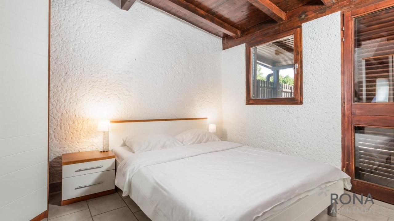 Rona Holiday Home Ana Porec Esterno foto
