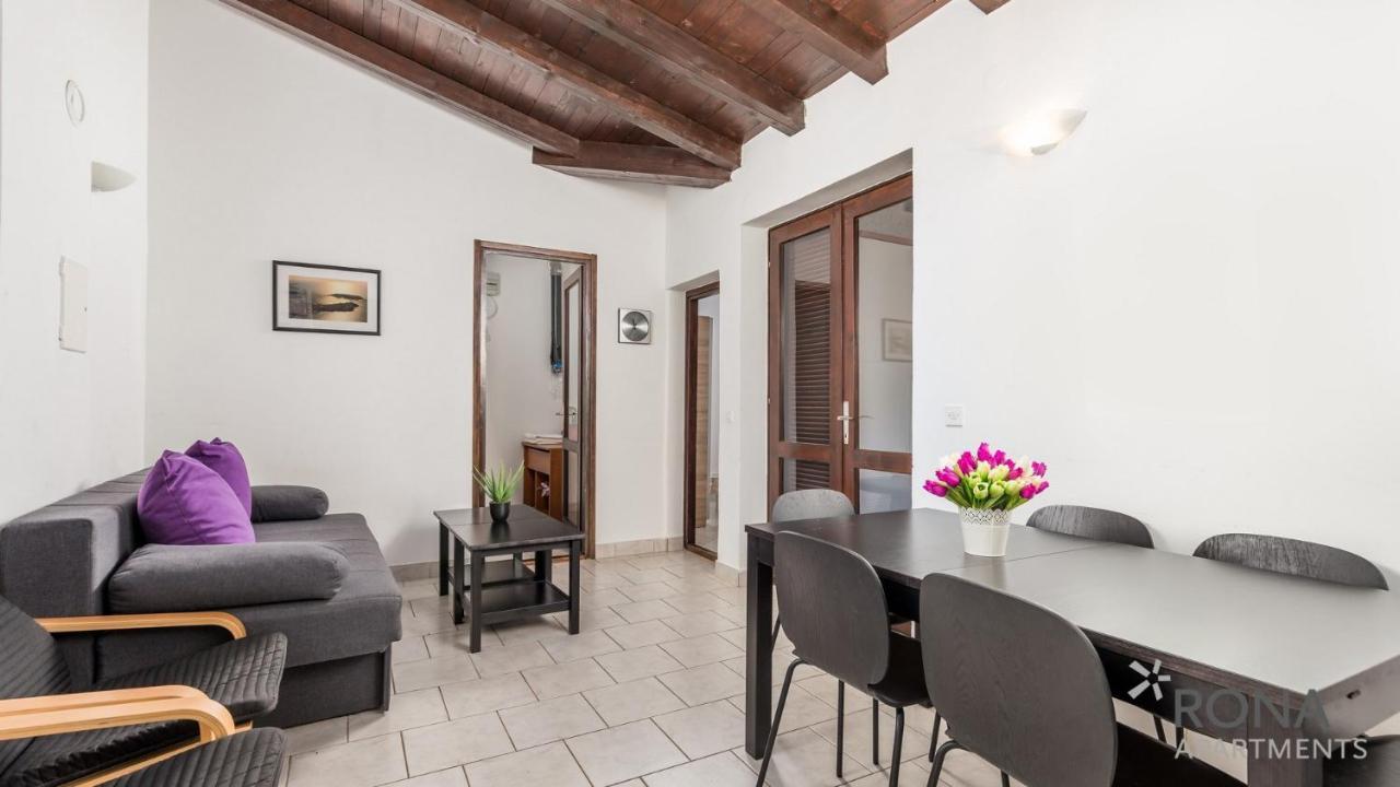 Rona Holiday Home Ana Porec Esterno foto
