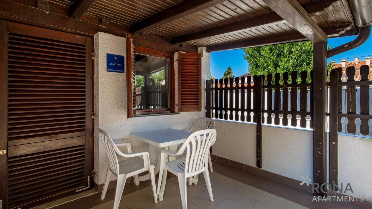 Rona Holiday Home Ana Porec Esterno foto